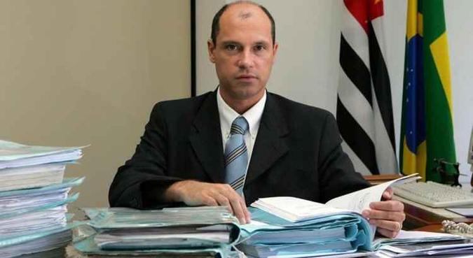 'O mundo político precisa entender que o país precisa e quer trilhar outro caminho', avalia Fausto De Sanctis, desembargador do Tribunal Regional Federal da 3ª Região(foto: Tiago Queiroz/AE) 'O mundo político precisa entender que o país precisa e quer trilhar outro caminho', avalia Fausto De Sanctis, desembargador do Tribunal Regional Federal da 3ª Região(foto: Tiago Queiroz/AE)