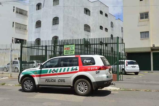 Polícia Civil faz perícia no local do crime(foto: Marcelo Ferreira/CB/D.A Press) Polícia Civil faz perícia no local do crime(foto: Marcelo Ferreira/CB/D.A Press)