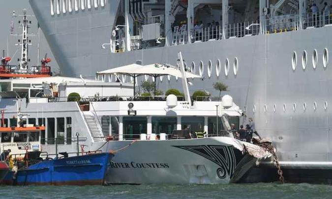 Motor do navio Opera sofreu uma pane(foto: AFP/Andrea Pattaro) Motor do navio Opera sofreu uma pane(foto: AFP/Andrea Pattaro)