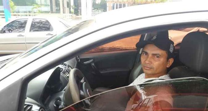Robson encarou engarrafamento leve no Eixinho, mas comemorou: Robson encarou engarrafamento leve no Eixinho, mas comemorou: