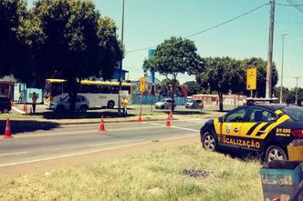 Os agentes estarão em pontos estratégicos, para ficar mais visíveis aos condutores nos locais de travessia. (foto: Divulgação/Detran-DF) Os agentes estarão em pontos estratégicos, para ficar mais visíveis aos condutores nos locais de travessia. (foto: Divulgação/Detran-DF)
