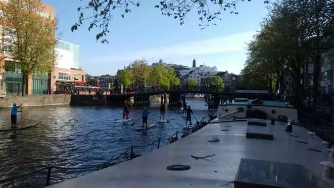 A conta por seis dias em um apartamento em Amsterdã, na Holanda, ficou mais barata do que uma diária em hotel(foto: Vítor Vinicius / Arquivo pessoal) A conta por seis dias em um apartamento em Amsterdã, na Holanda, ficou mais barata do que uma diária em hotel(foto: Vítor Vinicius / Arquivo pessoal)