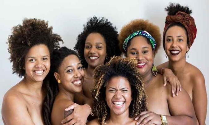 O grupo feminino Contêm Dendê anima a noite de sexta-feira (foto: Rodrigo Resende Coutinho/Divulgacao) O grupo feminino Contêm Dendê anima a noite de sexta-feira (foto: Rodrigo Resende Coutinho/Divulgacao)