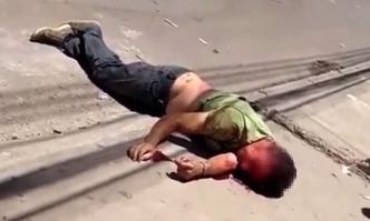 O homem foi linchado na porta de casa após ser apontado como suposto estuprador(foto: Reprodução) O homem foi linchado na porta de casa após ser apontado como suposto estuprador(foto: Reprodução)