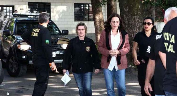 Marco Aurélio determinou ainda que eles devem permanecer com o mesmo endereço e atender aos chamados judiciais(foto: Denilton Dias/O Tempo/Futura Press) Marco Aurélio determinou ainda que eles devem permanecer com o mesmo endereço e atender aos chamados judiciais(foto: Denilton Dias/O Tempo/Futura Press)