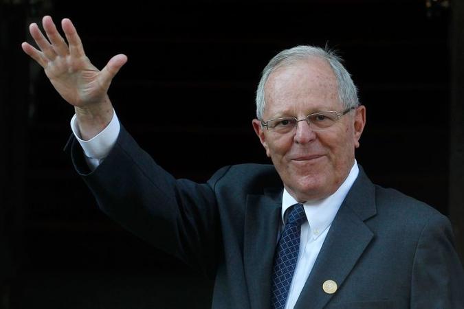 A pressão pela saída de Kuczynski, aumentou após vários de seus aliados terem sido gravados em vídeos supostamente tentando comprar votos no Congresso para evitar sua destituição(foto: Claudio Reyes / AFP) A pressão pela saída de Kuczynski, aumentou após vários de seus aliados terem sido gravados em vídeos supostamente tentando comprar votos no Congresso para evitar sua destituição(foto: Claudio Reyes / AFP)