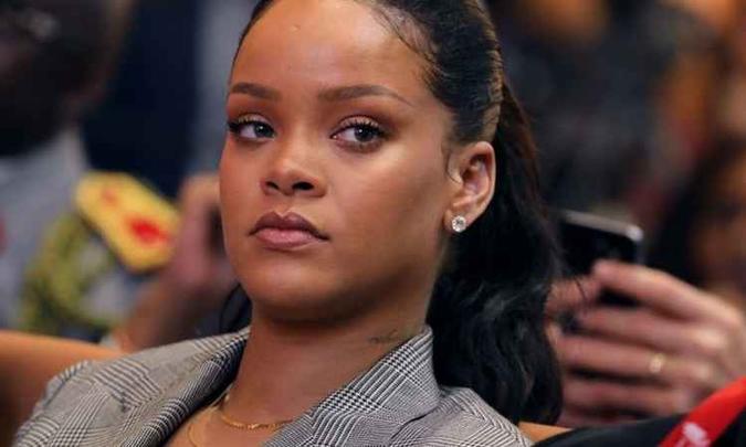 Rihanna mostrou desdém pelo Super Bowl em suas redes sociais(foto: AFP / Ludovic Marin) Rihanna mostrou desdém pelo Super Bowl em suas redes sociais(foto: AFP / Ludovic Marin)
