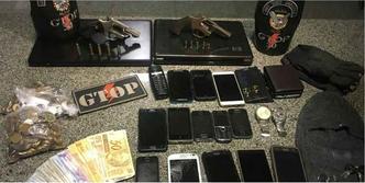 Todos os pertences das vítimas, como dinheiro, joias, carros e celulares, foram devolvidos.(foto: PMDF/Divulgação) Todos os pertences das vítimas, como dinheiro, joias, carros e celulares, foram devolvidos.(foto: PMDF/Divulgação)