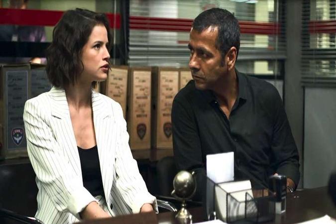 Amadeu fica surpreso com mentira de Jô durante depoimento(foto: TV Globo/Reprodução) Amadeu fica surpreso com mentira de Jô durante depoimento(foto: TV Globo/Reprodução)