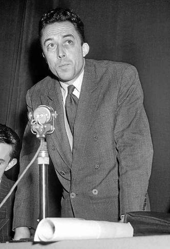 Albert Camus: o escritor e filósofo provoca uma reflexão em 'A peste'(foto: Stringer/AFP - 3/5/17) Albert Camus: o escritor e filósofo provoca uma reflexão em 'A peste'(foto: Stringer/AFP - 3/5/17)