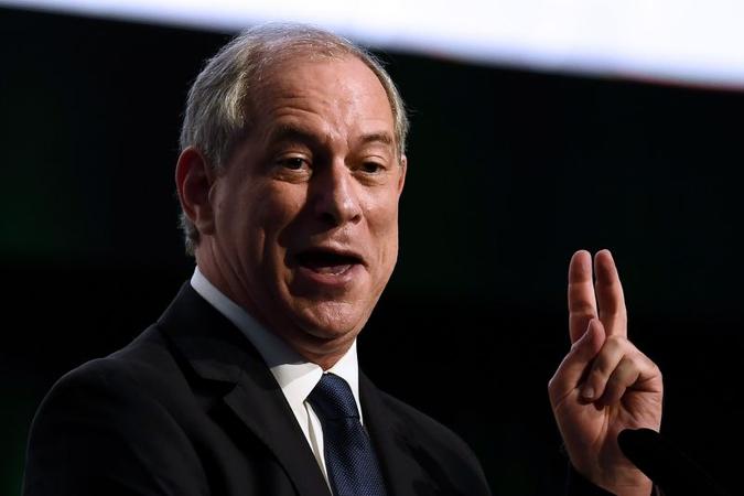 Ciro Gomes causou polêmica nesta semana ao afirmar que colocaria a Justiça 'na caixinha'(foto: Evaristo Sa / AFP) Ciro Gomes causou polêmica nesta semana ao afirmar que colocaria a Justiça 'na caixinha'(foto: Evaristo Sa / AFP)