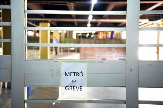 Metrô decide em assembleia parar mais um dia no Distrito Federal. Greve é por tempo indeterminado (foto: Antonio Cunha/CB/D.A Press) Metrô decide em assembleia parar mais um dia no Distrito Federal. Greve é por tempo indeterminado (foto: Antonio Cunha/CB/D.A Press)
