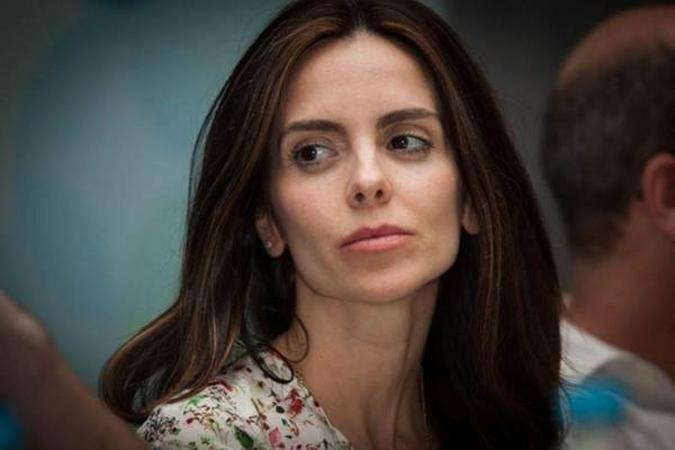 A escritora levou quatro anos para concluir o segundo romance(foto: Gui Mohallem/Divulgação) A escritora levou quatro anos para concluir o segundo romance(foto: Gui Mohallem/Divulgação)