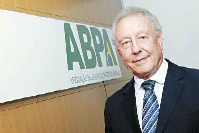 Presidente da ABPA, Francisco Turra não acredita em problemas com o Oriente Médio por causa da ameaça de Bolsonaro de mudar embaixada em Israel para Jerusalém(foto: Édi Pereira/ABPA/Divulgação ) Presidente da ABPA, Francisco Turra não acredita em problemas com o Oriente Médio por causa da ameaça de Bolsonaro de mudar embaixada em Israel para Jerusalém(foto: Édi Pereira/ABPA/Divulgação )