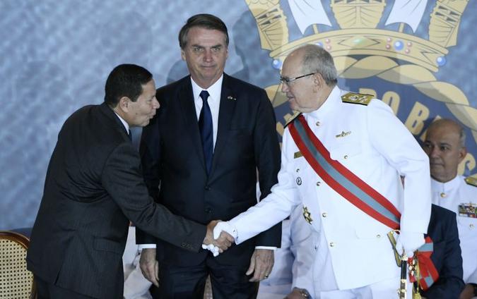 Mourão afirmou que o governo pode propor ao Congresso uma reforma 'dura' ou 'soft'(foto: Ed Alves/CB/D.A Press) Mourão afirmou que o governo pode propor ao Congresso uma reforma 'dura' ou 'soft'(foto: Ed Alves/CB/D.A Press)