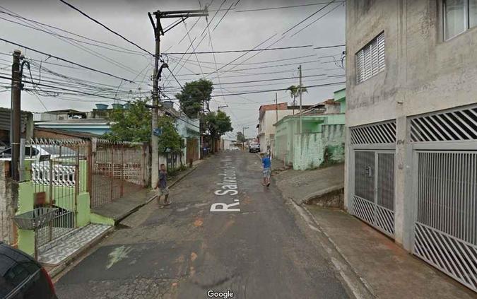 Rua Salvador José Maciel, na Brasilândia, Zona Norte de São Paulo, onde homens em motos mataram e feriram pessoas que comemoravam o Natal(foto: Reprodução/Google Maps) Rua Salvador José Maciel, na Brasilândia, Zona Norte de São Paulo, onde homens em motos mataram e feriram pessoas que comemoravam o Natal(foto: Reprodução/Google Maps)