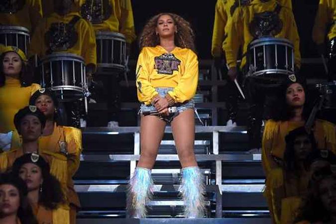 Beyoncé foi a única mulher escada como headliner no Coachella 2018(foto: Reprodução/Internet) Beyoncé foi a única mulher escada como headliner no Coachella 2018(foto: Reprodução/Internet)