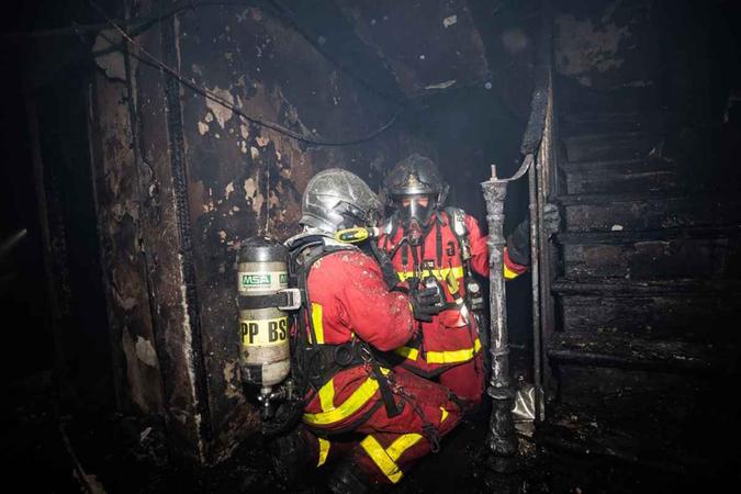 (foto: AFP PHOTO/Brigade de sapeurs-pompiers de Paris (BSPP)/K. Ply) (foto: AFP PHOTO/Brigade de sapeurs-pompiers de Paris (BSPP)/K. Ply)