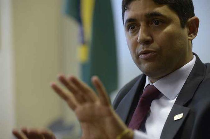 Para o ministro da Transparência e Controladoria-Geral da União (CGU), Wagner Rosário, o círculo vicioso da corrupção inclui de desconfiança generalizada da população em seus líderes à lógica particularista(foto: Carlos Vieira/CB/D.A Press ) Para o ministro da Transparência e Controladoria-Geral da União (CGU), Wagner Rosário, o círculo vicioso da corrupção inclui de desconfiança generalizada da população em seus líderes à lógica particularista(foto: Carlos Vieira/CB/D.A Press )