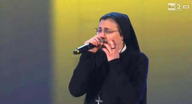 Irmã Cristina cantou música de Alicia Keys(foto: Youtube/Reprodução) Irmã Cristina cantou música de Alicia Keys(foto: Youtube/Reprodução)