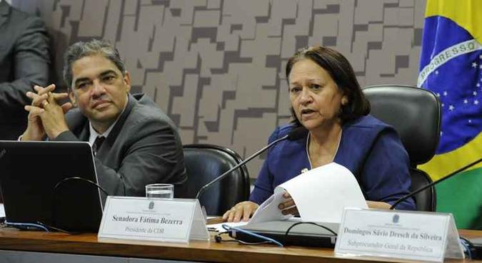 O projeto de lei, de autoria do senador Hélio José (PROS-DF), pretende isentar as rádios comunitárias do pagamento destas cobranças(foto: Geraldo Magela/Agência Senado) O projeto de lei, de autoria do senador Hélio José (PROS-DF), pretende isentar as rádios comunitárias do pagamento destas cobranças(foto: Geraldo Magela/Agência Senado)