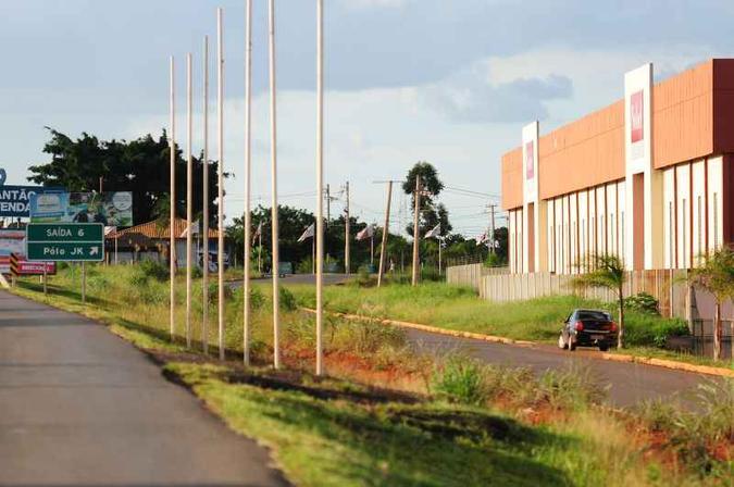 ADEs recebem energia elétrica, sistema de águas pluviais, pavimentação e asfaltamento, drenagem, ciclovias e praças até o fim do ano(foto: Pedro Ventura/Agência Brasília) ADEs recebem energia elétrica, sistema de águas pluviais, pavimentação e asfaltamento, drenagem, ciclovias e praças até o fim do ano(foto: Pedro Ventura/Agência Brasília)