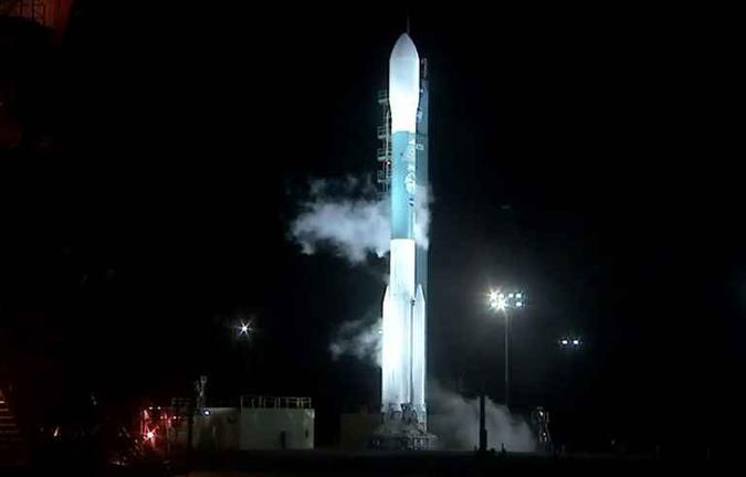 Imagem da transmissão da Nasa mostrando o foguete Delta II com o ICESat-2 a bordo na Base Aérea Vandenberg na Califórnia(foto: NASA TV/AFP / HO ) Imagem da transmissão da Nasa mostrando o foguete Delta II com o ICESat-2 a bordo na Base Aérea Vandenberg na Califórnia(foto: NASA TV/AFP / HO )