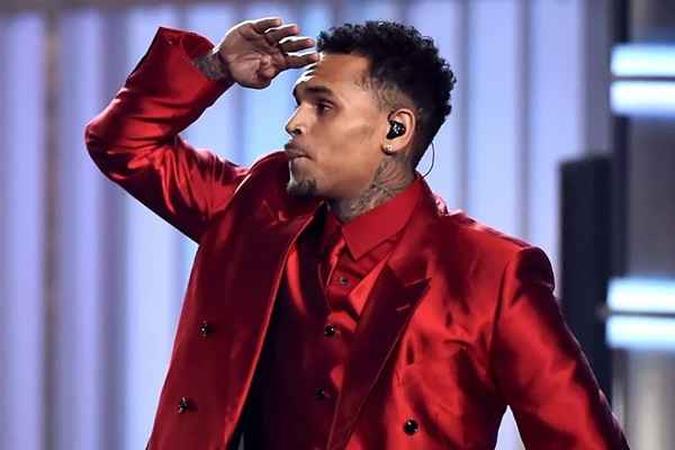 Chris Brown chega, pela quinta vez, ao topo da Billboard(foto: Ethan Miller) Chris Brown chega, pela quinta vez, ao topo da Billboard(foto: Ethan Miller)