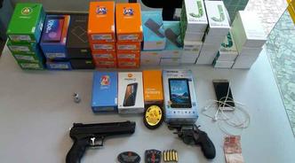 Criminosos estavam próximos do local quando foram abordados pela PM(foto: PMDF/Divulgação) Criminosos estavam próximos do local quando foram abordados pela PM(foto: PMDF/Divulgação)