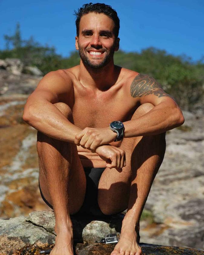 Durante a prática de esportes aquáticos pela manhã, o ex-atleta Daniel Cady prefere estar em jejum: alimentação após os treinos, porém, é essencial(foto: André Vieira @andrechapada30) Durante a prática de esportes aquáticos pela manhã, o ex-atleta Daniel Cady prefere estar em jejum: alimentação após os treinos, porém, é essencial(foto: André Vieira @andrechapada30)