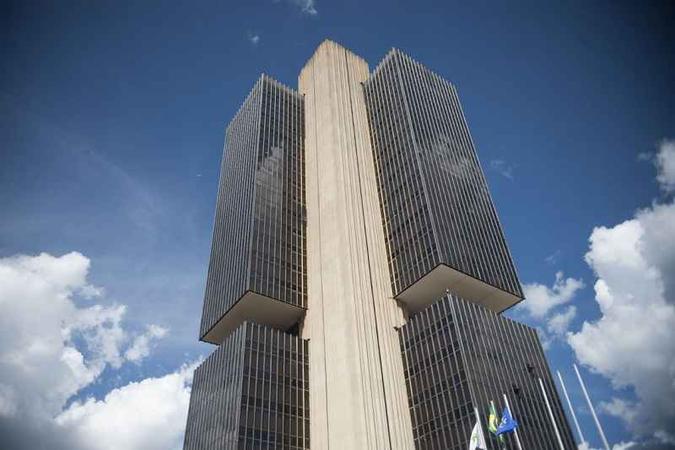 Ainda de acordo com o BC, o déficit só não foi pior porque as outras duas contas que influenciam o balanço das transações correntes conseguiram resultados ligeiramente melhores em 2019(foto: Antônio Cruz/Agência Brasil) Ainda de acordo com o BC, o déficit só não foi pior porque as outras duas contas que influenciam o balanço das transações correntes conseguiram resultados ligeiramente melhores em 2019(foto: Antônio Cruz/Agência Brasil)