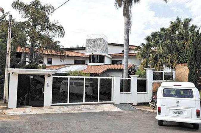 Fachada da casa do político: Justiça quer que agressão à natureza seja remediada o mais rápido possível(foto: Fotos: Breno Fortes/CB/D.A Press) Fachada da casa do político: Justiça quer que agressão à natureza seja remediada o mais rápido possível(foto: Fotos: Breno Fortes/CB/D.A Press)