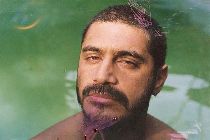 Criolo terminou 2017 com álbum de sucesso só de sambas inéditos(foto: Caroline Bittencourt/Divulgação) Criolo terminou 2017 com álbum de sucesso só de sambas inéditos(foto: Caroline Bittencourt/Divulgação)