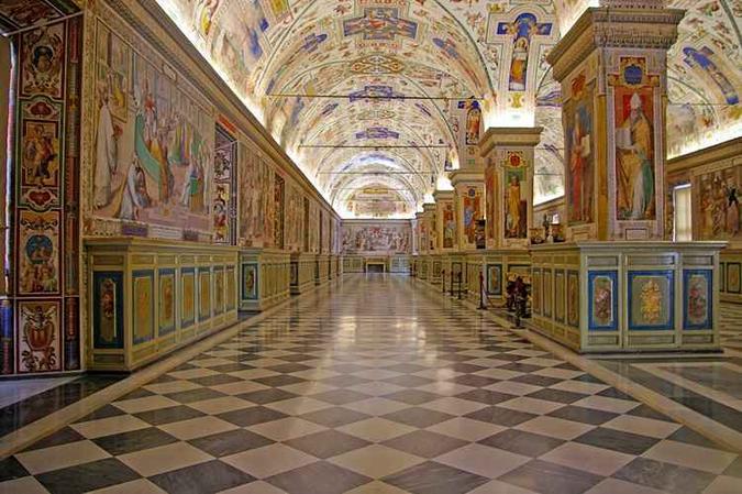 Interior da Biblioteca Apostólica Vaticana, no Vaticano: um acervo de mais de 1,6 milhão de livros(foto: esthernfdez/Flickr) Interior da Biblioteca Apostólica Vaticana, no Vaticano: um acervo de mais de 1,6 milhão de livros(foto: esthernfdez/Flickr)
