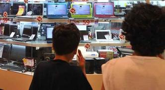 O índice, medido pela Fundação Getulio Vargas, recuou 0,4 ponto de novembro para dezembro e ficou em 86,4 pontos, em uma escala de 0 a 200(foto: Arquivo/Agência Brasil) O índice, medido pela Fundação Getulio Vargas, recuou 0,4 ponto de novembro para dezembro e ficou em 86,4 pontos, em uma escala de 0 a 200(foto: Arquivo/Agência Brasil)