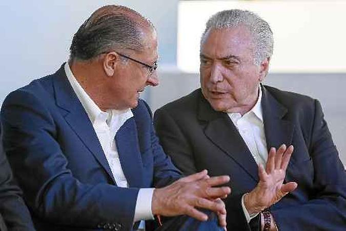 Nome mais forte do PSDB, Alckmin tem conversado com diversos partidos. Ele diminuiu os atritos com o presidente, mas tucanos rejeitam aliança(foto: Beto Barata/PR - 21/12/16 ) Nome mais forte do PSDB, Alckmin tem conversado com diversos partidos. Ele diminuiu os atritos com o presidente, mas tucanos rejeitam aliança(foto: Beto Barata/PR - 21/12/16 )