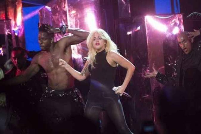Lady Gaga se apresentou, no último sábado, 15, no festival de música Coachella(foto: Valerie Macoon/Divulgação) Lady Gaga se apresentou, no último sábado, 15, no festival de música Coachella(foto: Valerie Macoon/Divulgação)