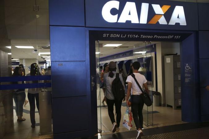 Agência da Caixa: Retirada do fundo para quem não tem conta no banco começa no mês que vem(foto: José Cruz/Agência Brasil) Agência da Caixa: Retirada do fundo para quem não tem conta no banco começa no mês que vem(foto: José Cruz/Agência Brasil)