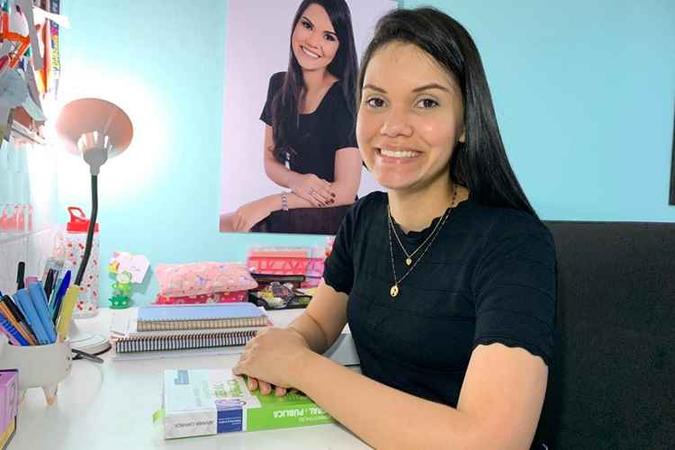 Isabelle é dona de uma página no instagram @focoparapassar que dá dicas de concursos e rotina de estudos.(foto: Arquivo pessoal) Isabelle é dona de uma página no instagram @focoparapassar que dá dicas de concursos e rotina de estudos.(foto: Arquivo pessoal)
