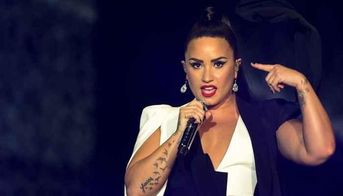 Em post, Demi Lovato disse que sempre foi transparente em relação ao vício(foto: MIGUEL RIOPA) Em post, Demi Lovato disse que sempre foi transparente em relação ao vício(foto: MIGUEL RIOPA)