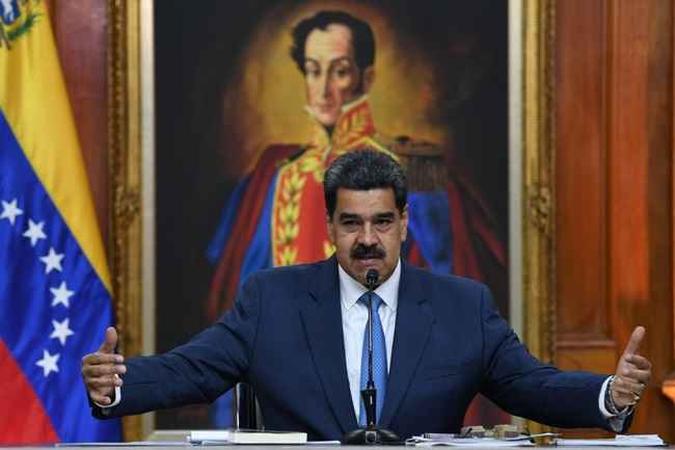 Os Estados Unidos anunciaram sanções contra uma subsidiária da gigante russa de petróleo Rosneft, controlada pelo estado, por seu contínuo comércio com a Venezuela, desafiando a tentativa de Washington de quebrar o controle do esquerdista Nicolas Maduro pelo poder.(foto: YURI CORTEZ / AFP) Os Estados Unidos anunciaram sanções contra uma subsidiária da gigante russa de petróleo Rosneft, controlada pelo estado, por seu contínuo comércio com a Venezuela, desafiando a tentativa de Washington de quebrar o controle do esquerdista Nicolas Maduro pelo poder.(foto: YURI CORTEZ / AFP)