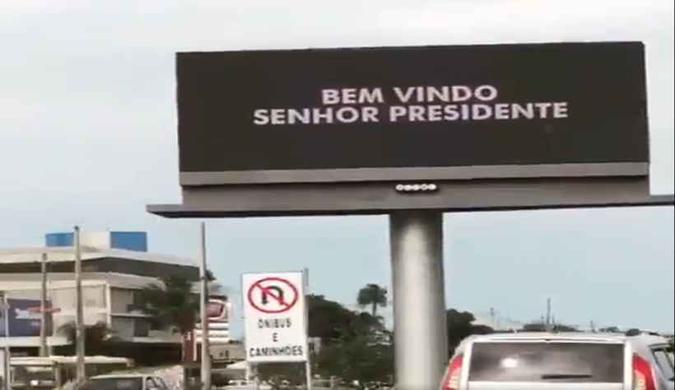 Trecho de vídeo postado por Bolsonaro após chegar a Brasília(foto: Reprodução/Twitter) Trecho de vídeo postado por Bolsonaro após chegar a Brasília(foto: Reprodução/Twitter)