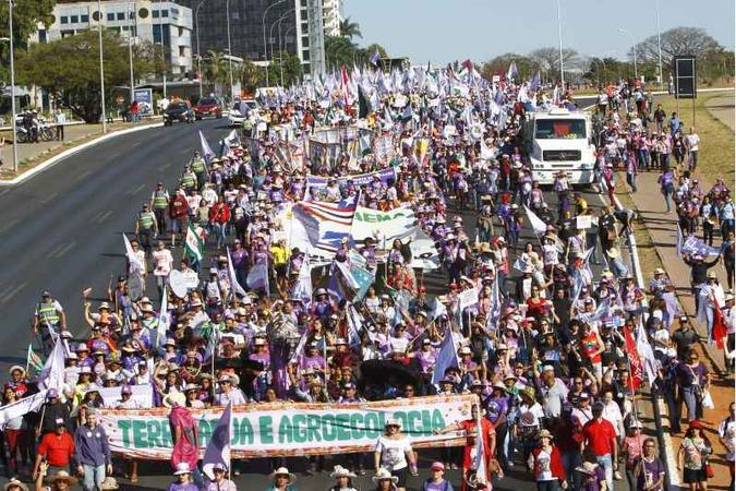 A Marcha das Margaridas ocorreu na manhã desta quarta-feira, no centro de Brasília(foto: Ana Rayssa/CB/D.A Press) A Marcha das Margaridas ocorreu na manhã desta quarta-feira, no centro de Brasília(foto: Ana Rayssa/CB/D.A Press)
