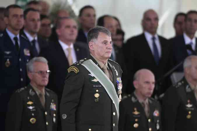 O novo comandante do Exército, general Edson Pujol, durante a cerimônia de posse: ele disse que os militares são 