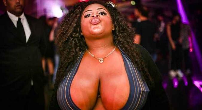 Atualmente, Jojo Todynho namora o MC Renan Zulu Pitbull(foto: Divulgação ) Atualmente, Jojo Todynho namora o MC Renan Zulu Pitbull(foto: Divulgação )