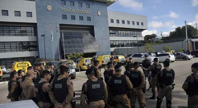 O ex-presidente ocupa uma sala especial no último andar da PF desde sábado(foto: Marcello Casal Jr/Agência Brasil) O ex-presidente ocupa uma sala especial no último andar da PF desde sábado(foto: Marcello Casal Jr/Agência Brasil)