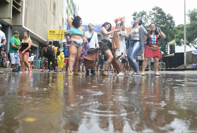 24/2 - Carnaval no Setor Comercial SulED Alves/CB/D.A. Press 24/2 - Carnaval no Setor Comercial SulED Alves/CB/D.A. Press