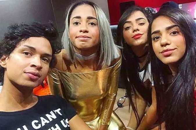 Lia postou uma foto ao lado das meninas nesta quinta(foto: Reprodução/Instagram) Lia postou uma foto ao lado das meninas nesta quinta(foto: Reprodução/Instagram)