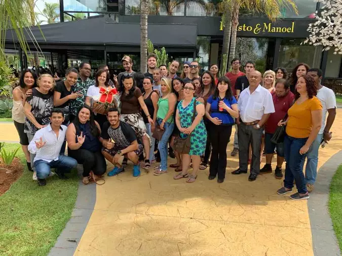 Alunos e professores da escola Cesas, 602 Sul, comemoram Natal em restaurante do Pontão(foto: Arquivo pessoal) Alunos e professores da escola Cesas, 602 Sul, comemoram Natal em restaurante do Pontão(foto: Arquivo pessoal)