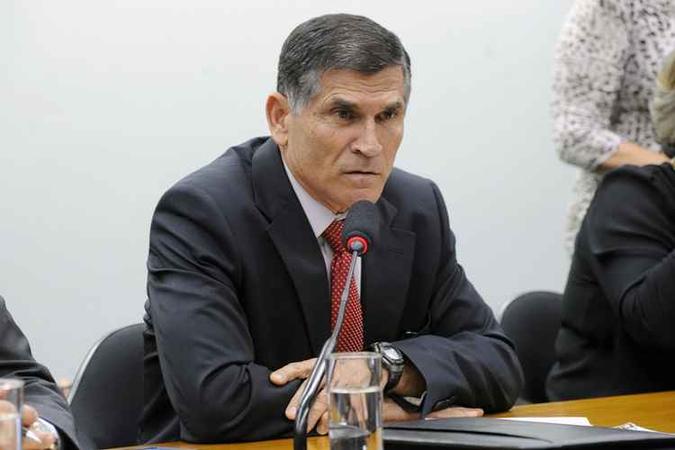O ministro deu as explicações em audiência pública na Comissão de Trabalho, de Administração e Serviço Público da Câmara(foto: Ed Alves/CB/D.A Press) O ministro deu as explicações em audiência pública na Comissão de Trabalho, de Administração e Serviço Público da Câmara(foto: Ed Alves/CB/D.A Press)